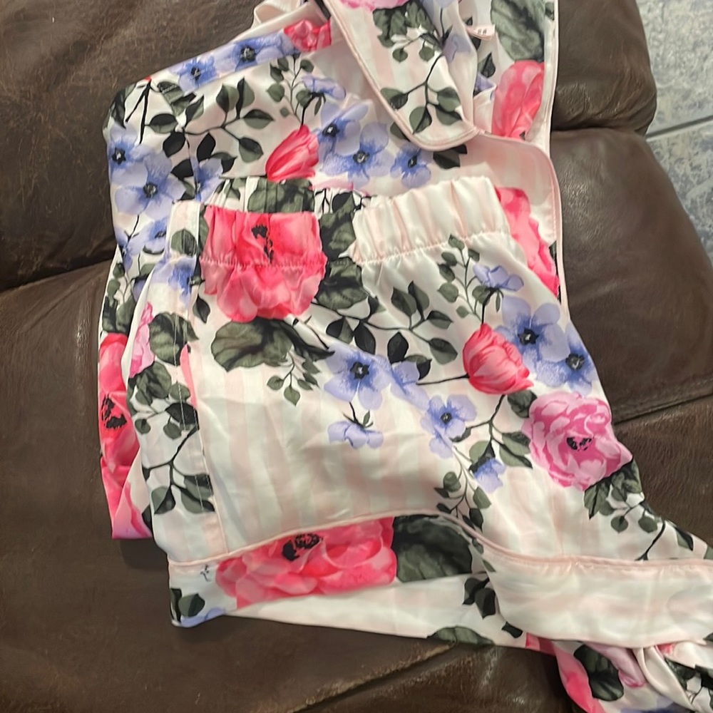 Victorias Secret pijamas size Small
